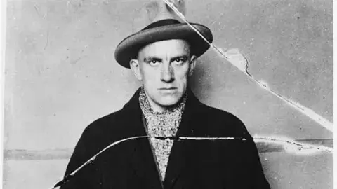 Владимир Владимирович Маяковский